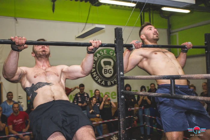 BaseGym pull-up
